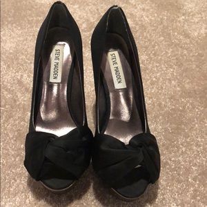 Steve Madden size 7.5 black pumps